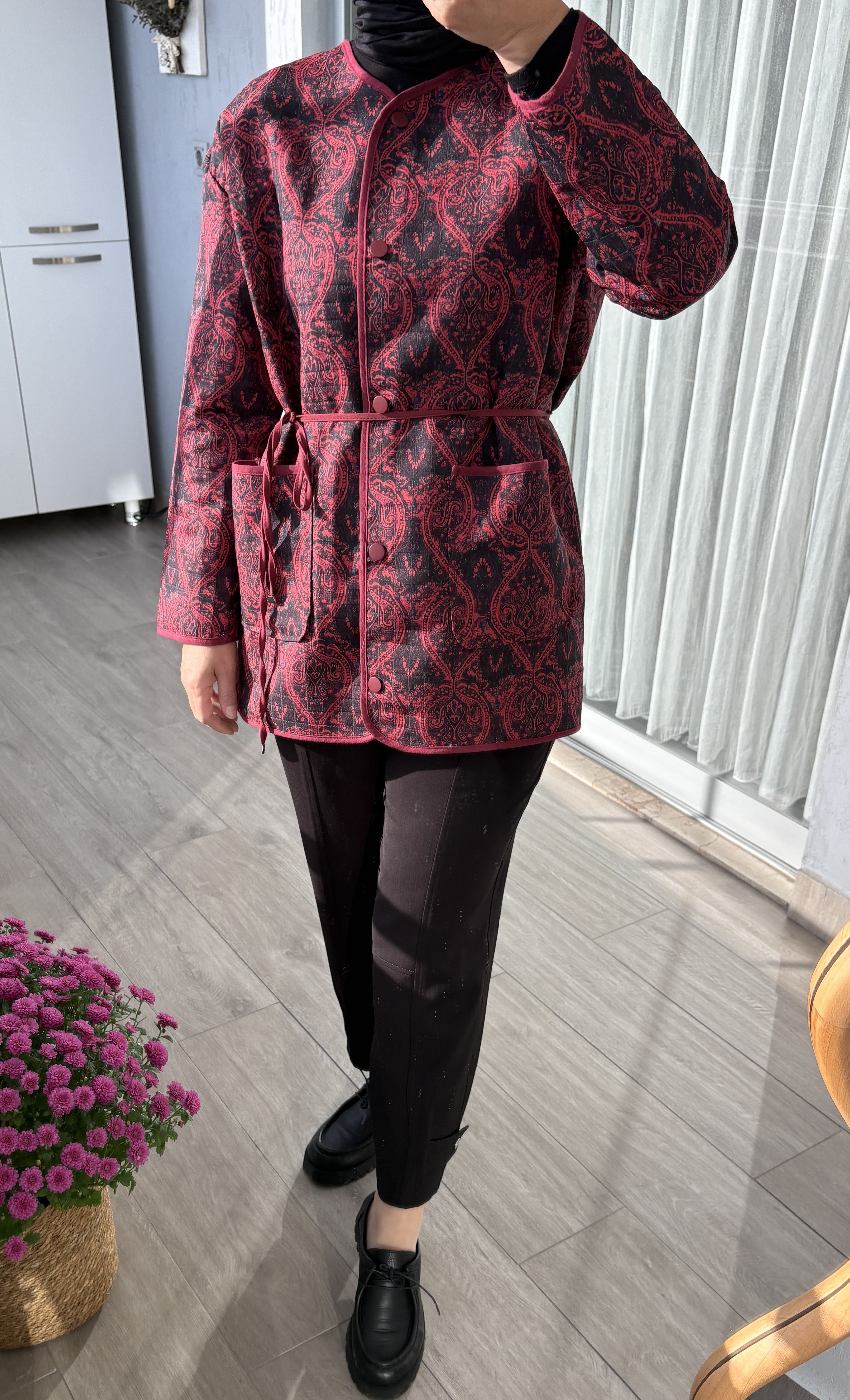 Desenli Kuşaklı Mevsimlik Ceket